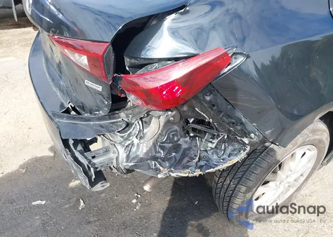 2018 Mazda Mazda3 Sport из США, поврежденный, VIN 3MZBN1U72JM185798